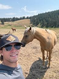 Erin Epperson's Instagram, Twitter & Facebook