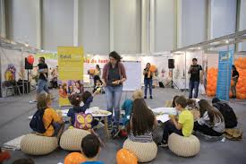 Potrivit acestuia, elevii vor începe școala pe 10 septembrie 2018. Calendarul Anului Universitar 2019 2020 Cand Incepe Sesiunea De Examene Èi Cand Sunt VacanÈele Edupedu Ro