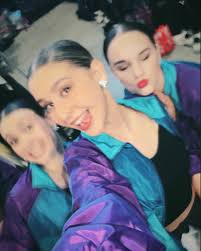 i love you strangers🤍