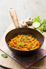 One Pan Pasta Facon Thai Recette Cuisine Plat Vegetarien Cuisine Asiatique