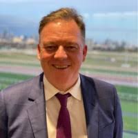 300+ perfiles de «Bannon»