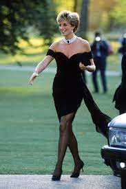 Considerada como una de las más grandes princesas del último siglo, la princesa diana de gales nos dejó un sinfín de frases que cualquier mujer d. El Estilo De Diana De Gales