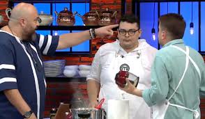32 yarışmacının masterchef'te kalabilmek için yarıştığı yarışmada, eleme turlarının ardından 16 kişilik ana kadro yarışmacıları belli oldu. Masterchef Tensions In Turkey Somer Chief Strongly Warned The Contenders