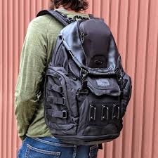 oakley kitchen sink backpack review