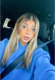 Julie Campagna's Instagram, Twitter & Facebook