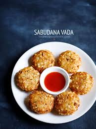 These Super Delicious Sabudana Vadas Are Crispy From Outside With A Soft And Light Texture From I Sabudana Recipes Sabudana Vada Indian Food Recipes Vegetarian