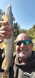 Decent size Largemouth and a small Pickerel this morning , Merrimack River 
