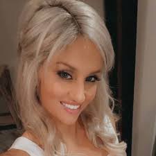 Scarlett Lambert (@scarlettlambert)