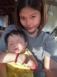 Queenie Dawson: Mga Kakulitan at Kwento sa Ulan