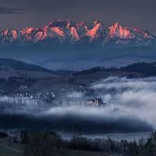 Zamek W Czorsztynie I Tatry Fot Karolnienartowicz Tatry Tatromaniak Tatramountains Gory Mountains Mountainlover Instagram Natural Landmarks Panorama