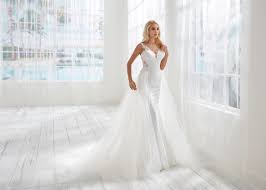 Browse our randy fenoli wedding gowns and find your dream dress for less! Beautiful Beginnings Randy Fenoli Bridal
