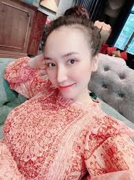 Đọ sắc 4 bà bầu đang mang song thai của showbiz Việt: Người xinh đẹp xuất  sắc, người "phát tướng" đi mua váy không cái nào vừa