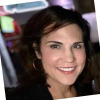 Laurie Moran's Instagram, Twitter & Facebook