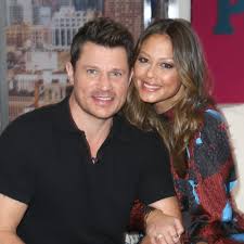 Nick and vanessa lachey took one of the world's sweetest family photos to announce their baby on the way back in september, and this new pic might be even cuter. Uulomqjxvnxdcm