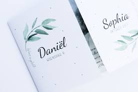 Tweeluik Geboortekaartje Van De Tweeling Daniel Sophia Met Donkergroene Stipjes En Takjes En Een Foto In Het Midde Tweeling Geboortekaartjes Geboortekaarten