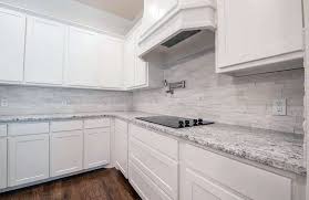 Take a look at the ideas and get inspired! Travertine Stacked Stone Backsplash