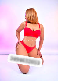 Donna cerca uomo escort CAMILA a Taranto - EscortA
