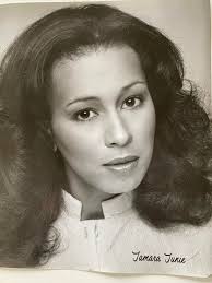 I know I'm late to the party but…first Headshot. Who is that oh so serious  CHILD??!!🤷🏽‍♀️😁