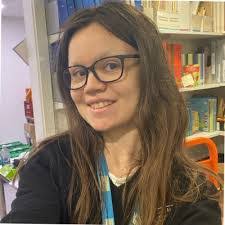 Cara Bates's Instagram, Twitter & Facebook