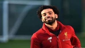 يقوم ونيس (محمد صبحي) وزوجته مايسة (سعاد نصر) على تربية أبناءهما الأربعة على الأخلاق والقيم الصالحة، وأثناء تأديتهم لهذه الرسالة يكتشفان أنهما يخالفان الكثير من القيم التي يحاولنان زرعها في أولادهما،.اقرأ المزيد فيحاولان التصحيح من نفسيهما. Ø§Ù„Ù†Ù…Ø³Ø§ Ù…Ø­Ø·ØªÙ‡ Ø§Ù„Ø£Ø®ÙŠØ±Ø© Ø±Ø­Ù„Ø© Ø§Ù„Ù€17 Ø£Ù„Ù ÙƒÙŠÙ„Ùˆ ØªØ¬Ù‡Ø² Ù…Ø­Ù…Ø¯ ØµÙ„Ø§Ø­