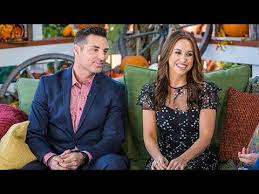 Lacey Chabert Brennan Elliot Visit Home Family Youtube Lacey Chabert Mean Girls I Movie