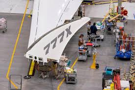 Boeing has revealed that the first 777x delivery will only take place in late 2023 at the earliest, representing a huge delay. Foto Boeing 777 9 Erhalt Klappbare Flugelspitze