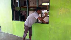 Posted on 22:39by vioneart with no comments. Takaran Dan Campuran Cat Rahasia Amin Hasilkan Warna Mengkilap Kusen Pintu Dan Jendela Mushola Times Indonesia