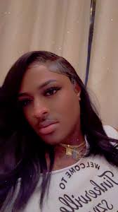 Who up👀? Inbox me I'm bored. Men. And women idc