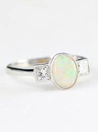 15 Iridescent Wedding Details To Love Princess Diamond Engagement Rings Princess Diamond Diamond Engagement