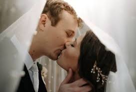 Wedding Photographers With Prices in Elyria, OH