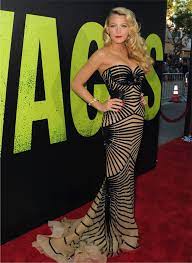 Blake ellender lively was born blake ellender brown on august 25, 1987 in los angeles, california to elaine lively & ernie lively. Blake Lively Premiere De Savages Blake Lively Style Blake Lively Savages Nice Dresses