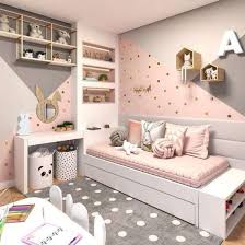 Penting untuk diingat dalam mendesain kamar anak tidur perempuan adalah dekorasi ruangan yang bisa tahan lama dan ikut tumbuh bersama seiring perkembangannya. 42 Dekorasi Kamar Tidur Artistik Unik Cantik