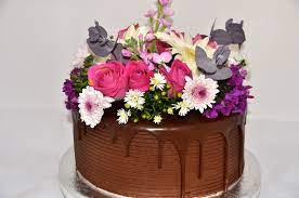 See more ideas about cake online, cake, birthday cake with flowers. Mothers Day Cake Chocolate Cake With Fresh Flowers Fresh Flower Cake Drip Cakes Cake