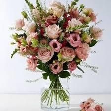 Make someone smile with a beautiful floral bouquet for mothers day! Send Flowers To Germany Valentines Flowers Lisianthus Bouquet Beautiful Bouquet Of Flowers