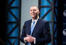 We are excited to announce mark as our new head men's basketball coach and welcome him and his family back to byu, byu director of athletics tom holmoe said of pope's hiring. Byu Names Mark Pope As 19th Men S Basketball Head Coach The Daily Universe