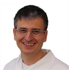 Internisten in hamburg, sein büro befindet sich in eißendorfer pferdeweg 52, 21075, hamburg. Team Und Praxis Zahnarzt Dr Goedecke Osnabruck