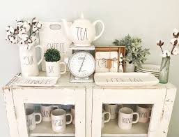 Cute Farmhouse Style Vignette With All Things Rae Dunn Clean And So Simple Home Decor Farmhouse Chic Kitchen Farmhouse Chic Kitchen Decor Chic Kitchen Decor