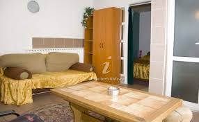 Pensiunea are finisaje moderne, adică tâmplărie pvc cu geam termopan si centrală proprie cu apă caldă și căldură non stop. Pensiunea Casa Ana Verde Predeal Contact Direct