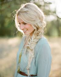 Make volume the focus of your look with this half updo style. Country Girl Hairstyles 11 Flattering Looks To Copy 2021