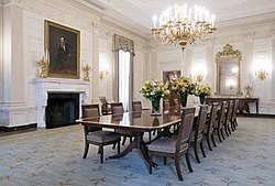 The place settings include the state dinner service first selected during woodrow wilson's administration, gilded flatware, and glassware first purchased during john f. State Dining Room Of The White House Wikipedia