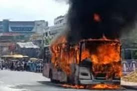 তেঘরিয়ায় সরকারি এসি বাসে আগুন, বিমানবন্দরে দিকে যাওয়ার সময় ভয়াবহ  দুর্ঘটনা | Fire broke out at ac bus at teghoria