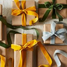 Then wrap the center with ribbonand. How To Make A Bow Out Of Ribbon Best Ways To Tie Bows On Gifts