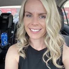 Kari Buck's Instagram, Twitter & Facebook