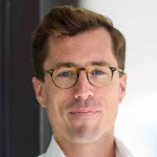 Nina Oswald's Instagram, Twitter & Facebook