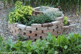 How to build a round garden bed. Creative Vegetable Gardener How To Make An Easy Raised Garden Bed For Your Vegetables Creative Vegetable Gardener