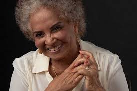 Podomblé: Vanda Machado, professora e doutora, é a convidada do programa ao  vivo desta segunda (04)