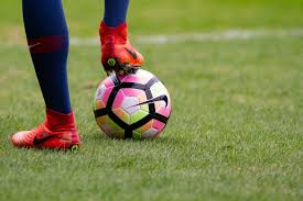 Fotball er en ballidrett mellom to lag, hvert bestående av elleve spillere, hvor formålet er å få ballen flest ganger inn i motstanderlagets mål. Debatt Fotball Vm Apent Brev Til Fotballklubbene I Indre Ostland Fotballkrets