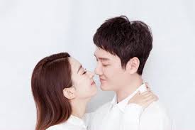 Cả triệu lệ dĩnh và bạn trai bí mật cùng mặc áo đôi, xuất hiện trên một con phố ở thượng hải và rồi tiếp tục bị bắt gặp tại một khách sạn. Phung Thiá»‡u Phong Bay Tá» Yeu ThÆ°Æ¡ng Triá»‡u Lá»‡ DÄ©nh Háº¿t Má»±c