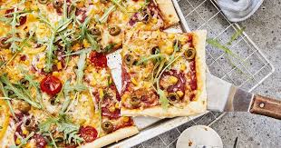 Pizza Vom Blech Das Schnelle Grundrezept Die Besten Backrezepte Mit Gelinggarantie Rezept Rezepte Pizza Rezept Apfelpfannkuchen Rezept