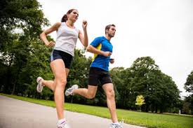 La femme qui entre est celle que nous attendons. Hommes Et Femmes Quelles Differences De Performance U Run